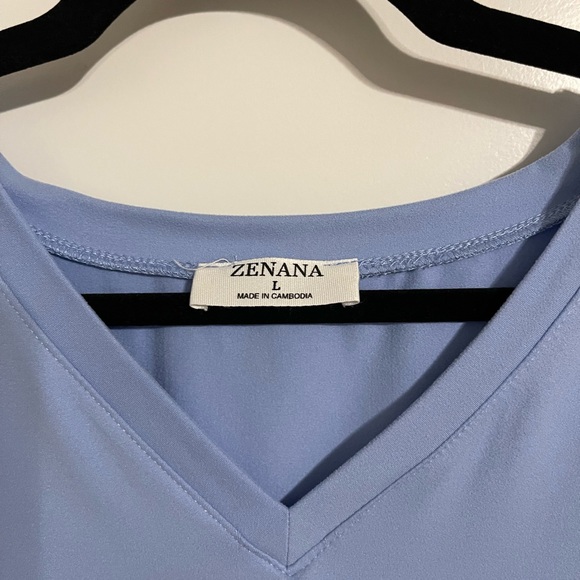 Zenana Boutique blue v neck tshirt Large - Picture 3 of 3